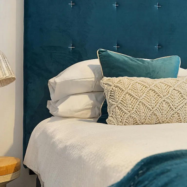 Le choix d'un lit sans barreau pour bébé : sécurité et confort