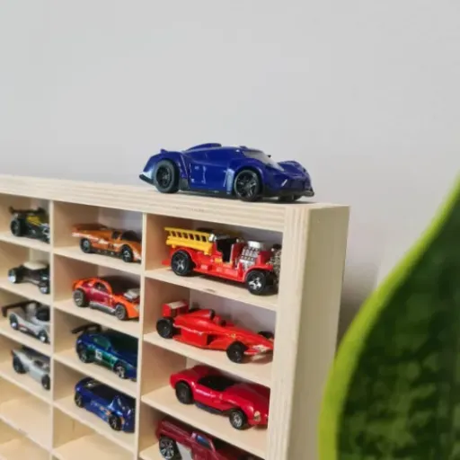 Test KRUZZEL Étagère 80 compartiments : pratique pour les petites voitures, mais pas sans défauts